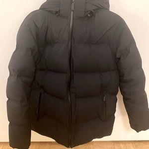 Aritzia Super Puff 2.0 size medium BRAND NEW